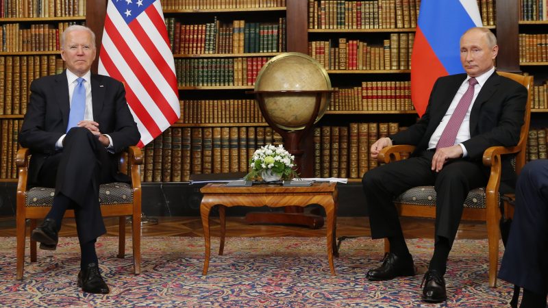 Prechádzka pri Ženevskom jazere - investigatívny fejtón Biden-Putin-Geneva-800x450