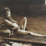 Odmena za vernosť - fejtón Fakir_on_bed_of_nails_Benares_India_1907